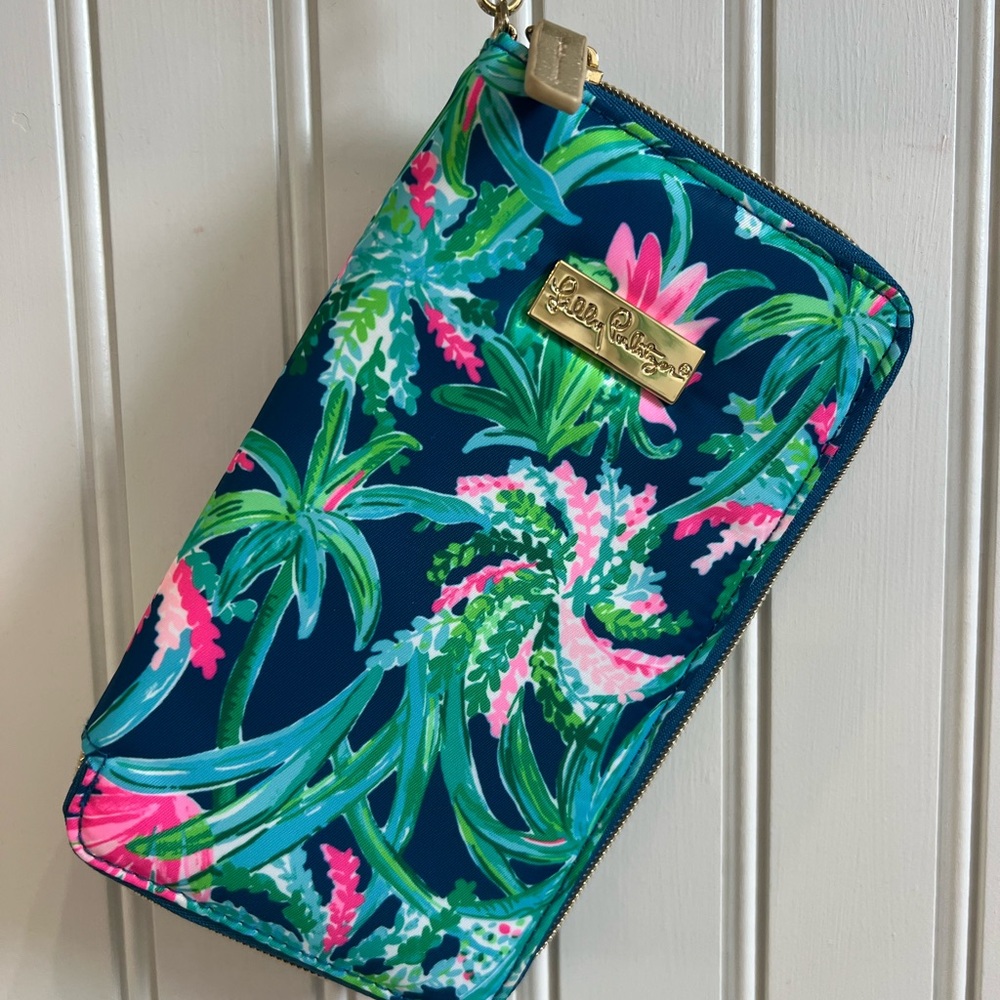 Lilly Pulitzer Tiki Palm Wristlet Macaw Blue Sweet Escape
